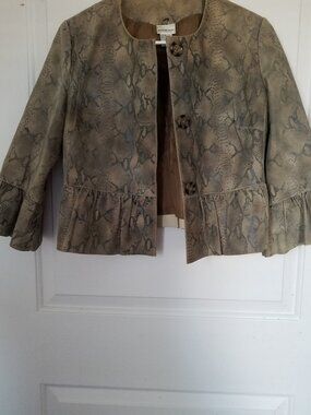 An incomparable, unique jacket made of genuine leather!